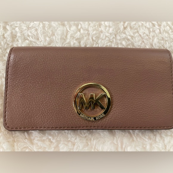 Michael Kors leather wallet - Picture 1 of 5